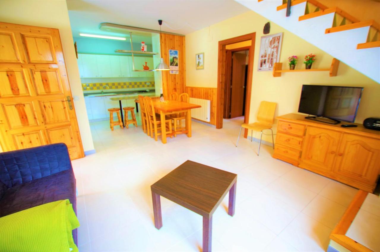 V&v Lloret: Beachside With Private Pool Holiday home *