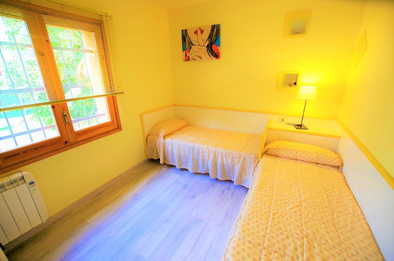 V&v Lloret: Beachside With Private Pool Holiday home *